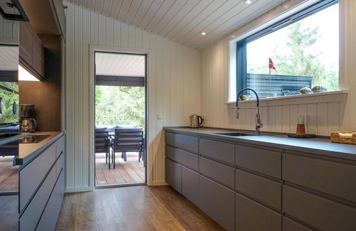 Bedegaard House | Lovely home in Nexø with kitchen