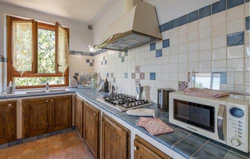 Otricoli House | Lovely Home In Otricoli With Kitchen