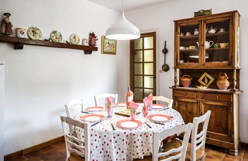 Roussillon House | Lovely home in Roussillon with kitchen
