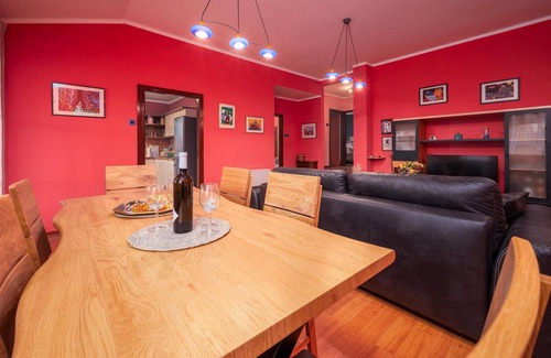 Liznjan House | Lovely home in Sisan with WiFi