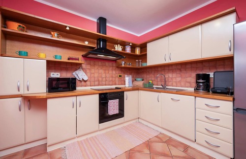 Liznjan House | Lovely home in Sisan with WiFi