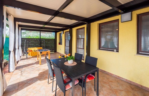 Liznjan House | Lovely home in Sisan with WiFi