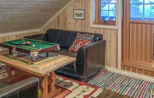 Nissedal House | Lovely Home In Treungen With Sauna