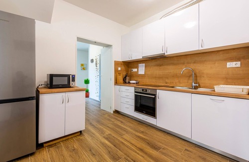 Zlobin House | Lovely home in Zlobin with sauna