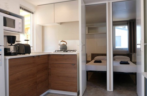 Cisano House | Lovely apartment in villa for 6 people with WIFI, pool, A/C and terrace