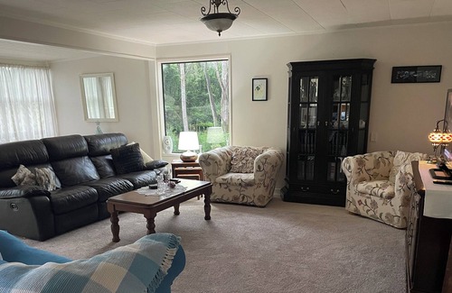 Pakaraka House | Lovely Large Family Home on 3 1/2 Acres Down a Private Lane. Plenty of Parking