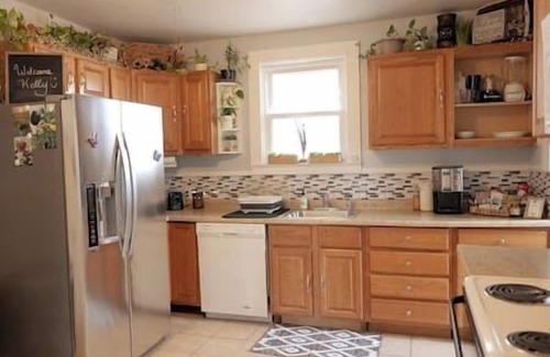 Burlington House | Lovely Leffler Lodge - 2 BR Sleeps 6