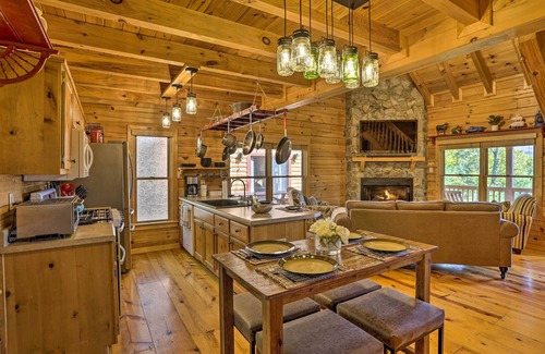 Hidden Lake Cabin | Lovely Log Cabin + Bunkhouse w/Views & Yard!