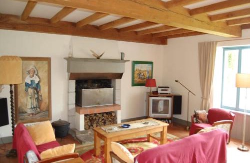 Baguer-Morvan House | Lovely mansion with fenced garden