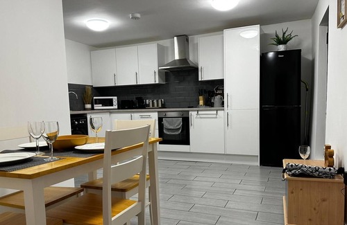 Colchester Apartment | Lovely Modern Apartment - Grade 2 Building
