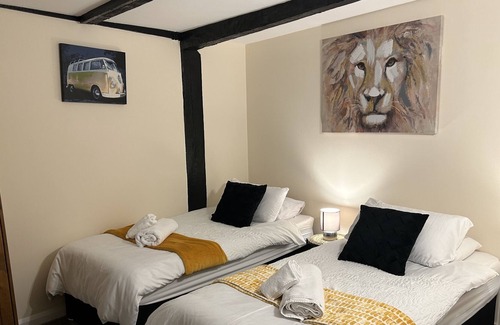 Colchester Apartment | Lovely Modern Apartment - Grade 2 Building