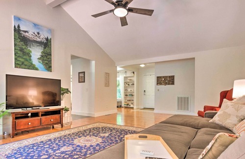Taylors House | Lovely Mtn Cottage w/ Hot Tub, BBQ & Fire Pit!