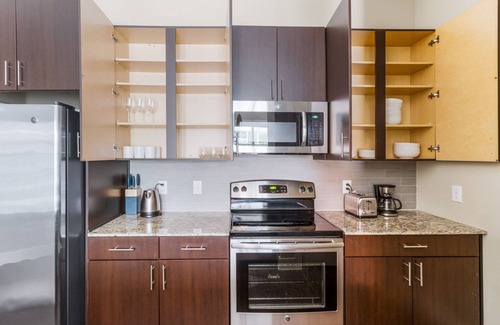 Mueller Apartment | Lovely Mueller 1BR w/Pool, W/D & Gym, nr park, by Blueground