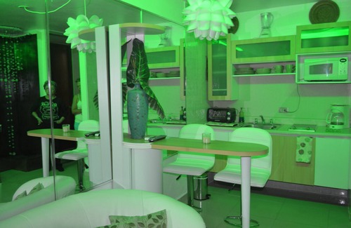 Isla Verde Apartment | LOVELY OCEAN-VIEW STUDIO! BEACH! BEACH! BEACH!