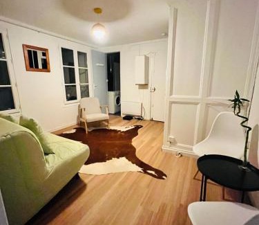 Quartier Sainte-Avoye Apartment | Lovely Place Le Marais Central Paris