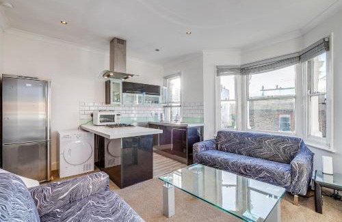 Northcote Apartment | Lovely place, perfect for family and business travellers ideally located between the commons