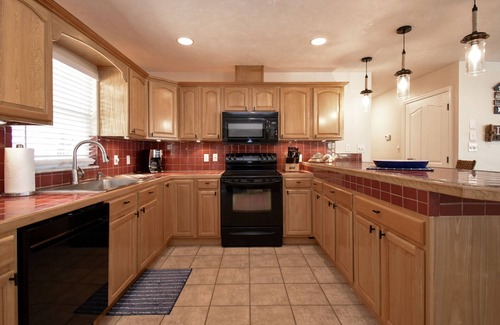 Hampton House | Lovely, Quaint Home on the Beautiful 822 Acre Hampton Lake