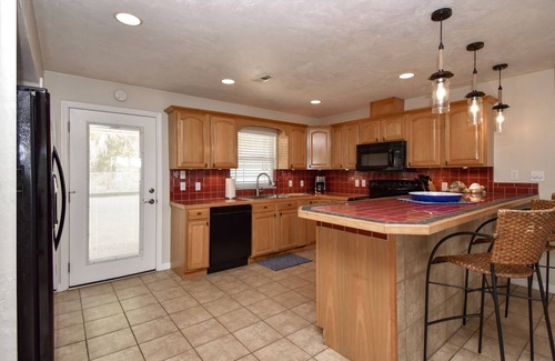 Hampton House | Lovely, Quaint Home on the Beautiful 822 Acre Hampton Lake