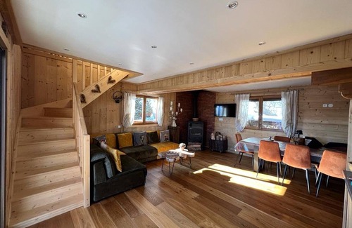 Les Angles Ski Chalet | Lovely quiet chalet with wood stove, 4 bedrooms and equipped kitchen