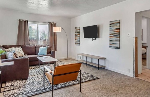 Ogden House | Lovely Renovated Home Perfect for Weekend Getaway.