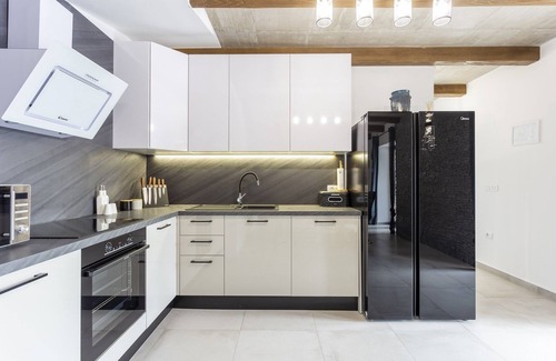 Zminj House | Lovely restored house with heated pool