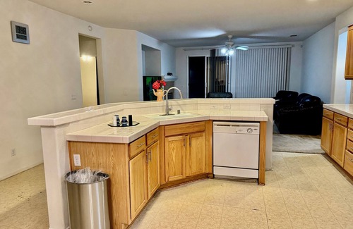 Hesperia House | Lovely Room in Hesperia Close to Highway 3