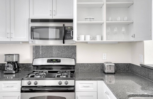 Santa Clara Apartment | Lovely Santa Clara 1BR w/Lounge, W/D & Gym, walk to Shops, by Blueground