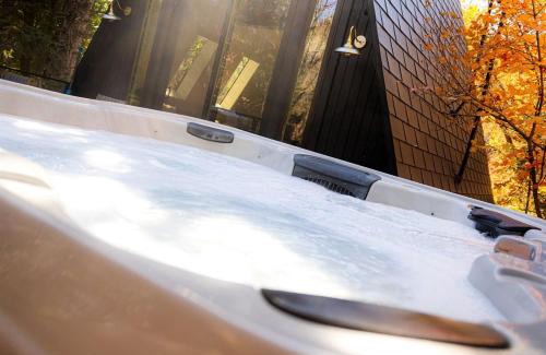 Sundance House | Lovely Secluded A-frame with Hot-tub in Sundance, Utah