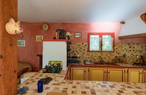 Gargas House | Lovely small holiday home situated 2 km south of Ockerdorf Roussillon