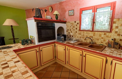 Gargas House | Lovely small holiday home situated 2 km south of Ockerdorf Roussillon