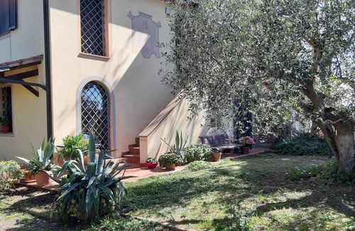 Campiglia Marittima Apartment | Lovely Studio in Tuscany countryside with garden and Pool near beaches