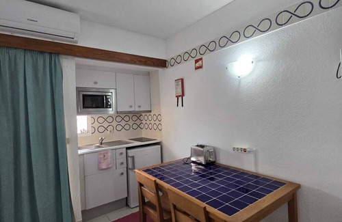 Cabanas Apartment | Lovely studio with kitchenette close to the beach and shops.