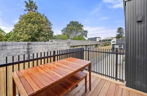 Tauranga House | Lovely Tauranga 2 Bed Home