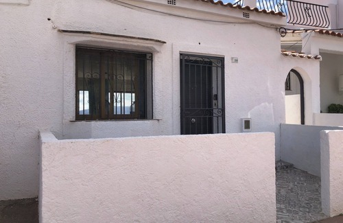 Bedar House | Lovely two bedroom villa. South facing sunny private terrace. Very accessible