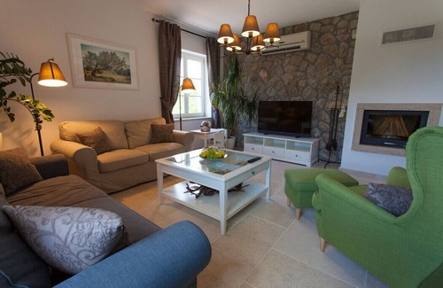 Sveti Ivan Dobrinjski Villa | Lovely Villa Mia, on the Island of Krk