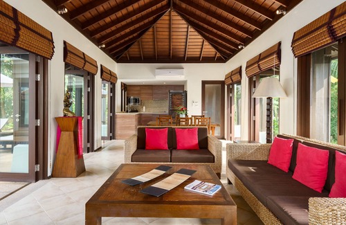 Bophut Villa | Lovely Villa Plumeria with private pool, huge garden and beach access