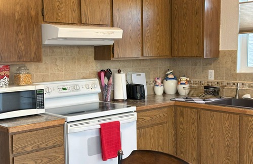 Nampa House | Lovely Waterfront Retreat w/View in Nampa (Close to Meridian & Boise)!