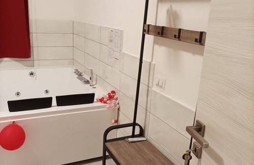 Tuscolano Apartment | Lovers' Nest - your romantic and private spa in the center of Rome