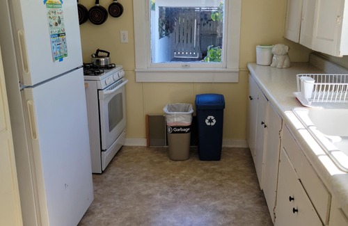 Fairmount Park Cottage | Lovingly Updated Detached Cottage In Walkable West Seattle Neighborhood