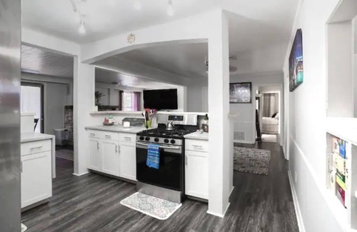 Highland House | -LOW HOST FEES- Minutes to U.T./Downtown/Domain