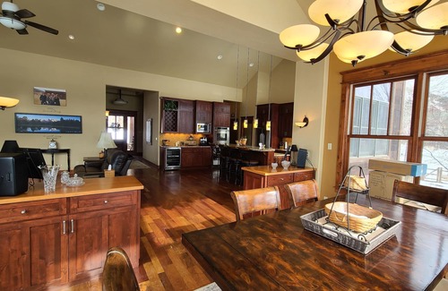 Cerise Ranch House | Low Tax Luxe Mountain Getaway by Aspen for Outdoor fun with Friends & Family!