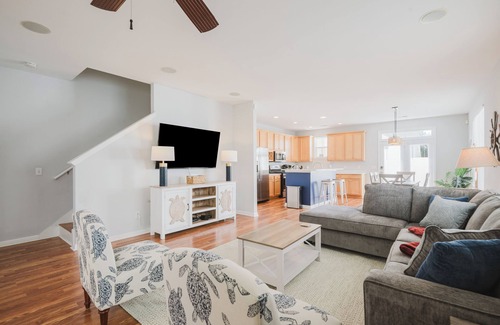 Bluffton House | Lowcountry Luxe: 3-bedroom gem near historic Old Town Bluffton!