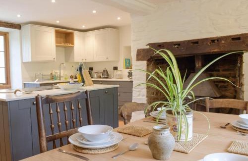 Tirabad House | Lower Goytre Farmhouse
