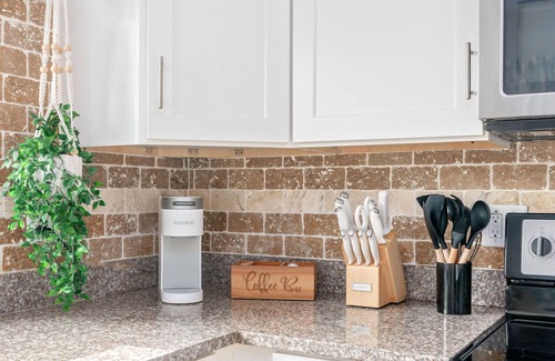 Caloosahatchee House | Lowest Prices of the year! Tropical Oasis 5 min to Downtown+Beach Gear+Hot Tub