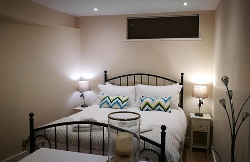 Bowness-on-Windermere House | Lowghyll suite