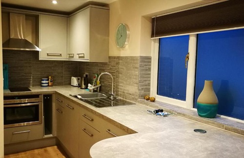 Bowness-on-Windermere House | Lowghyll suite