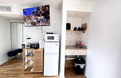 Little River Apartment | LR2 Bay Tree great studio + pool in Little River