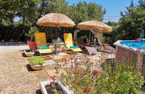 Maubec House | Luberon, quiet stone house at the foot of the Luberon.