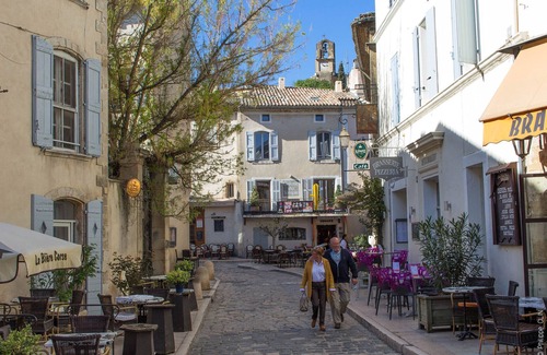 Maubec House | Luberon, quiet stone house at the foot of the Luberon.