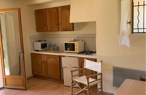 Menerbes House | Luberon - Vue Exceptionnelle - Location de Maisonnette 4 Personnes